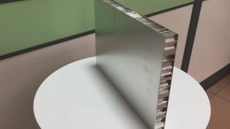 Panneau de mur sandwich composite en nid d'abeille de revêtement en aluminium pour façades